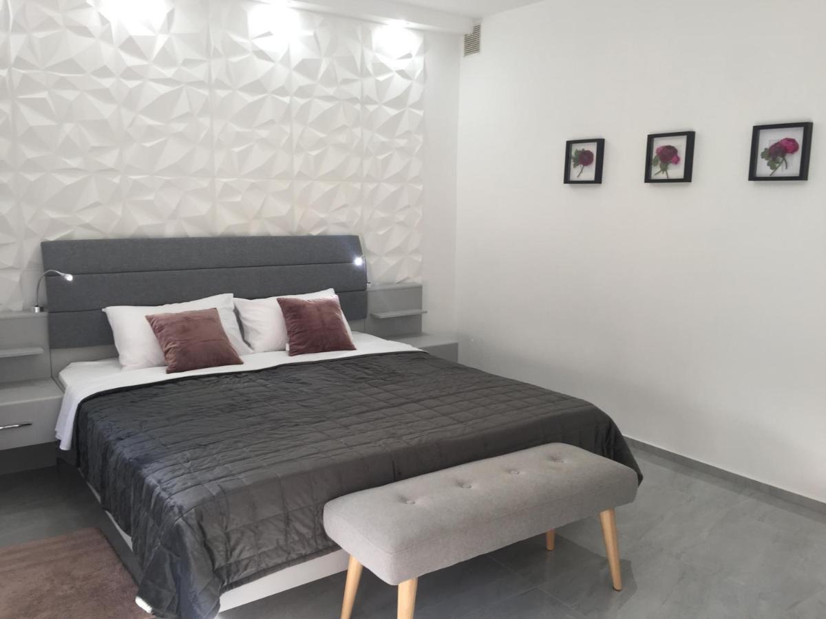 Apartman Sonas 2 With Free Private Parking Карловац Екстериор снимка