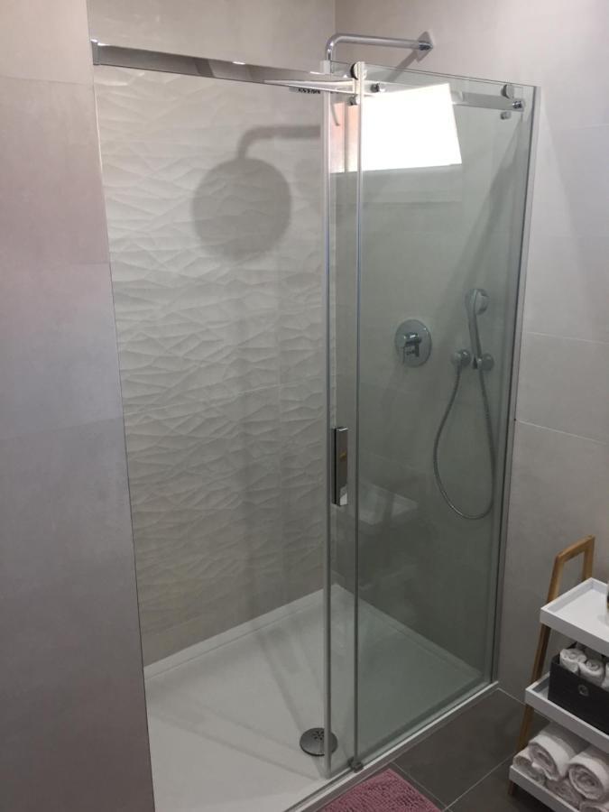 Apartman Sonas 2 With Free Private Parking Карловац Екстериор снимка