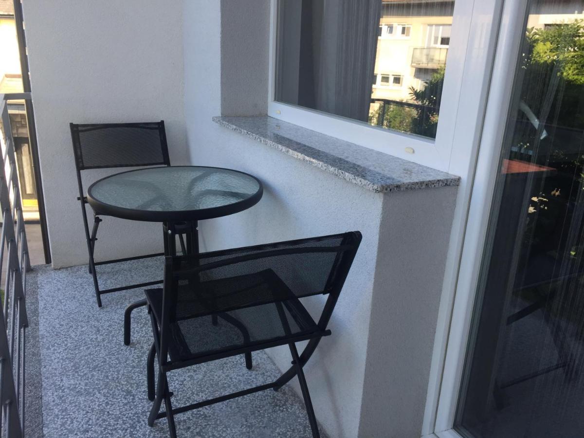 Apartman Sonas 2 With Free Private Parking Карловац Екстериор снимка